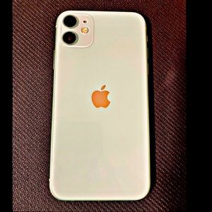 iPhone 11 Green 64GB (T-Mobile) in Excellent condition.